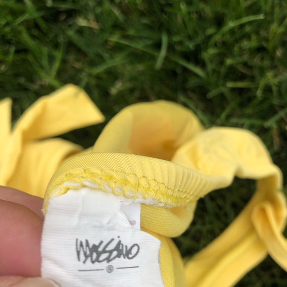Mossimo yellow bikini 👙 bottoms - Picture 3 of 3